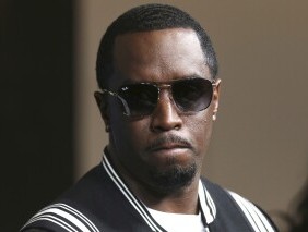 吹牛老爹康姆斯(Sean“Diddy”Combs)的律师说，他在纽约面临联邦指控